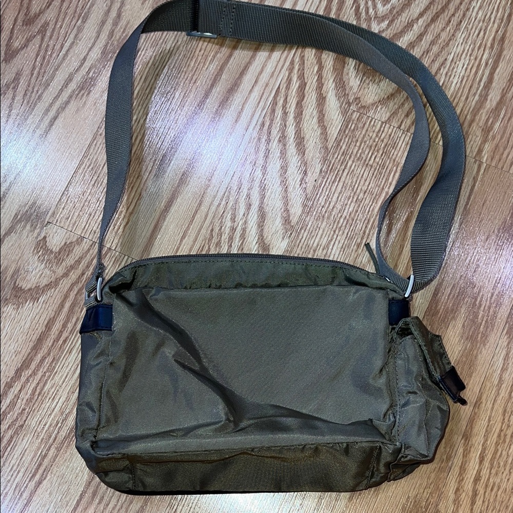 Nine West Olive Purse - Picture 4 of 10